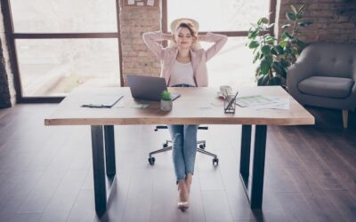 Jak dobrać wysokość biurka do domowego gabinetu?