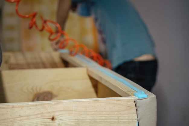 Jak zrobić meble ze skrzynek do swojego mieszkania?