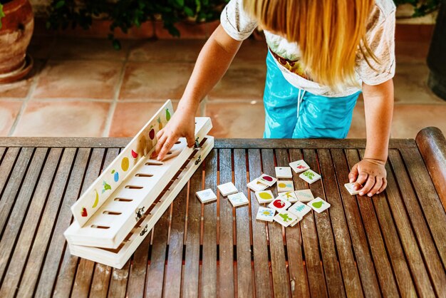 Jak wykorzystać palety w ogrodzie na oryginalne aranżacje?