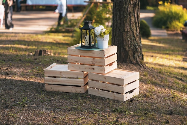 Podest z palet jak zrobić samodzielnie w ogrodzie?