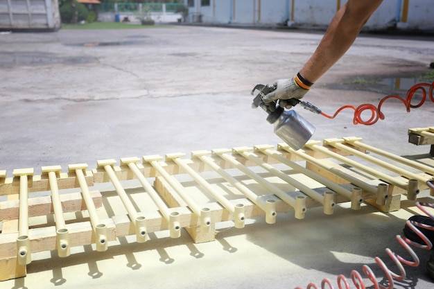 Jak zaimpregnować palety do użytku na zewnątrz?