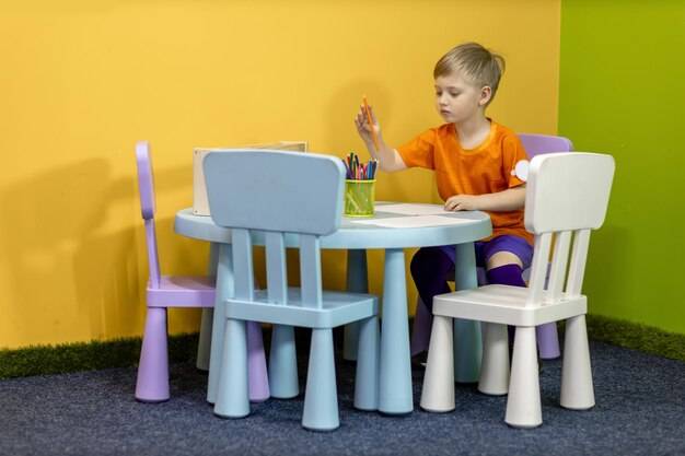 Jakie krzesło do biurka dla pierwszoklasisty będzie odpowiednie?