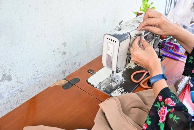 Od czego zacząć, gdy chcesz wiedzieć jak tapicerować fotel?