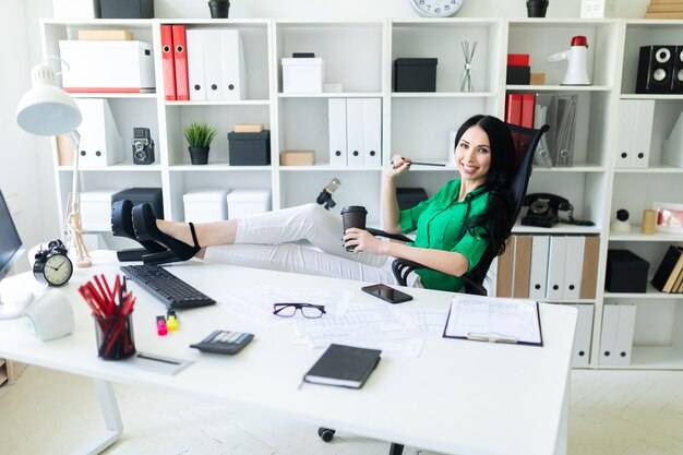 Gdzie kupić biurko do pracy w domu?