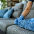 Jak czyścić tapicerkę w domowych warunkach?